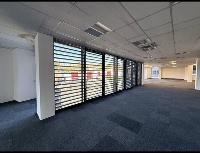 433M² OFFICE TO LET IN PARKTOWN
